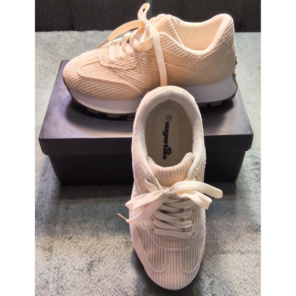 Sugarkiss Womens Cream Corduroy Low Top Sneakers Lace Up Lug Sole Size 7